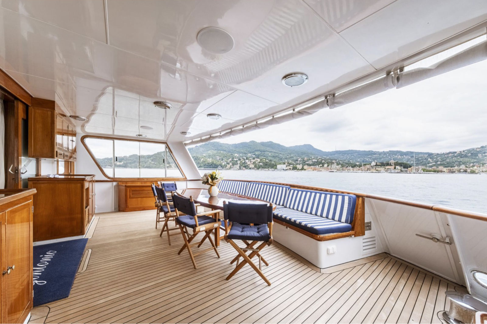 Tappezzeria esterna per yacht e tappetino personalizzato