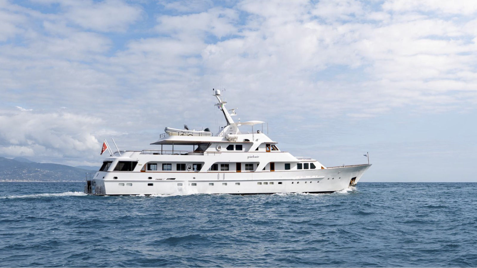 The Fine Lodge Yacht Division